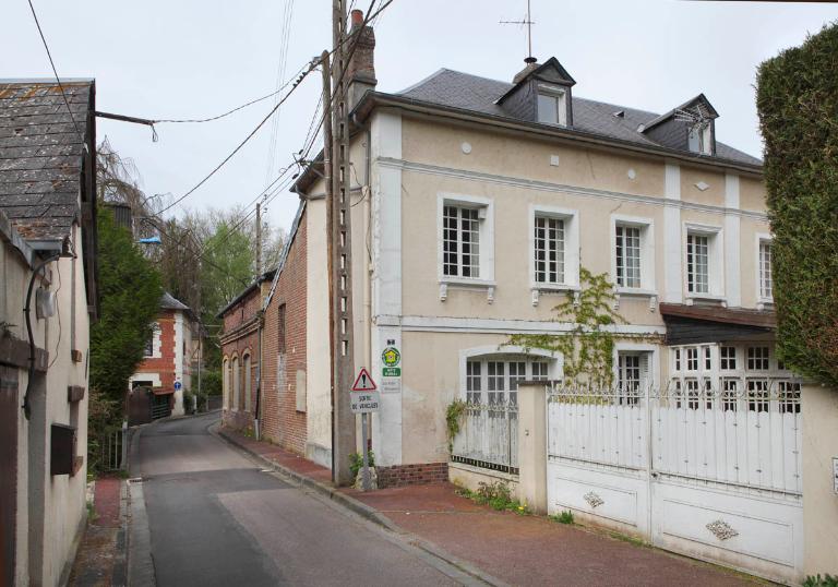 Vue générale du logement patronal depuis le sud.