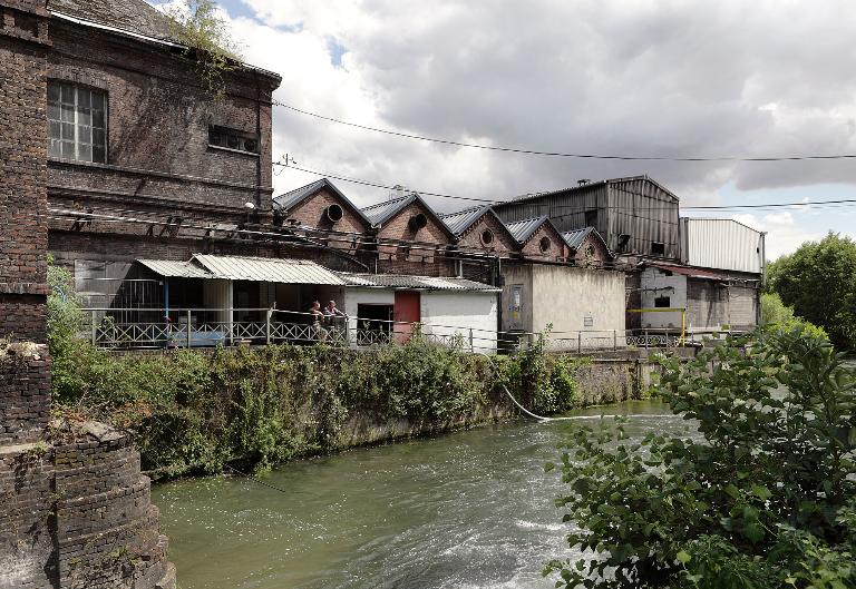 Canal de fuite et ateliers de fabrication, depuis le nord-ouest.