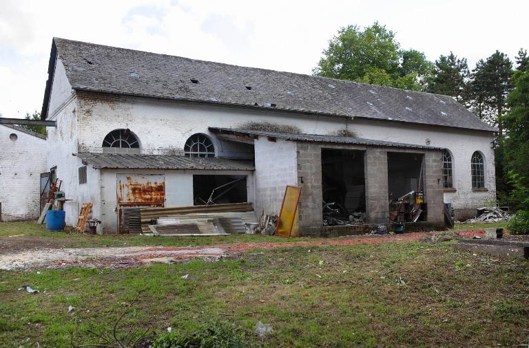 Vue d'ensemble de l'atelier de réparation-entrepôt, depuis l'ouest.