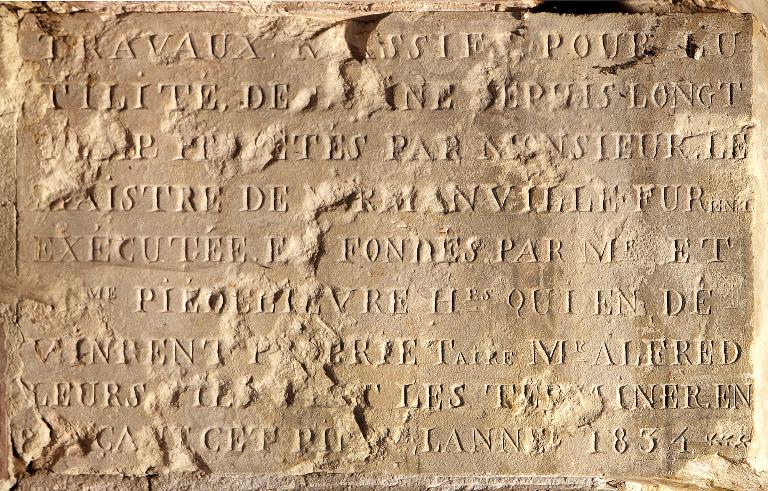 Plaque gravée commémorative posée en 1834.