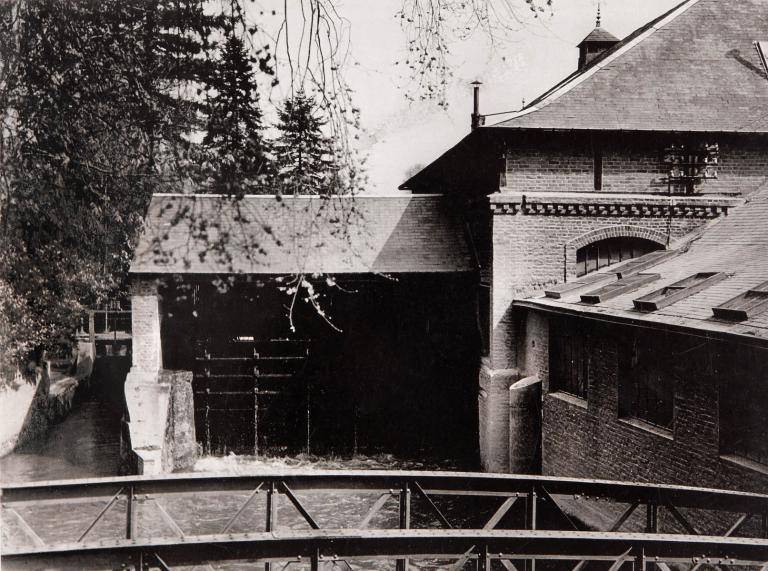Section bois, roue hydraulique sur la dérivation de l’Andelle, vers 1950 (Collection particulière).