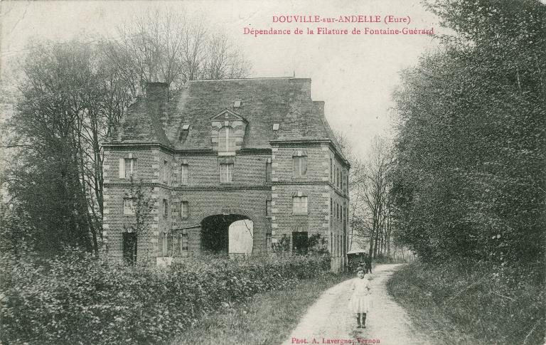 Dépendance [logement du directeur] de la filature de Fontaine-Guérard. -Carte postale, Phot. A Lavergne, Vernon, vers 1910 (Collection particulière).