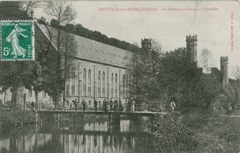 La filature et pont sur l'Andelle.- Carte postale, Phot. A Lavergne, Vernon, vers 1910 (Collection particulière).