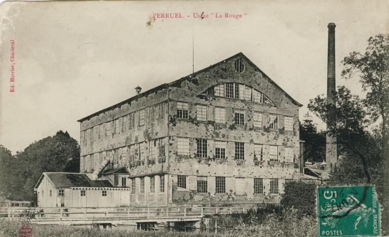 Usine la Rouge [erreur d'identification : il s'agit effectivement de la filature la Blanche édifié dans la commune voisine Vascoeuil].- Carte postale, ed. Mercier, Charleval, vers 1910 (Collection particulière).