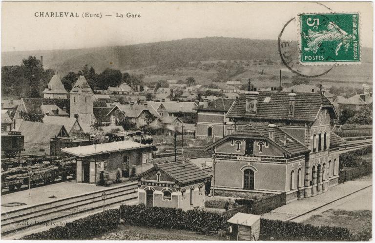 Charleval (Eure) - La gare.- Carte postale, éd. Deligny, vers 1920 (Collection particulière).