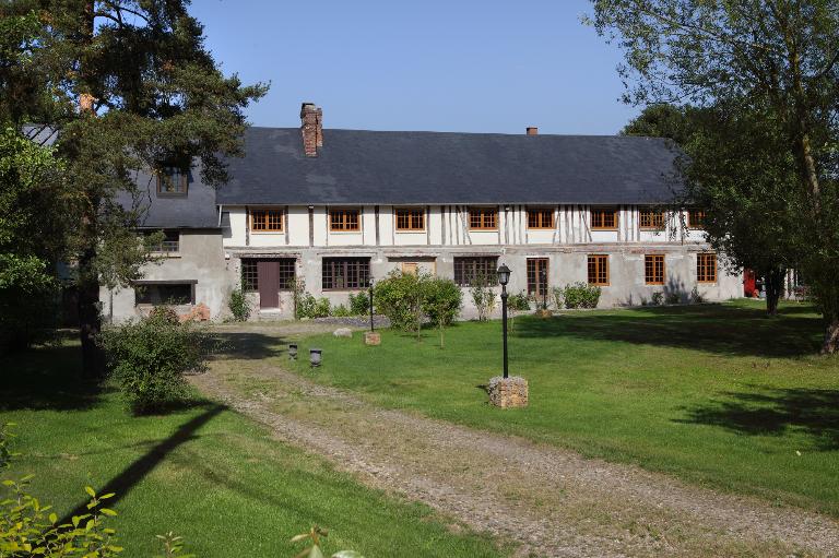 Vue générale de la façade, depuis le sud-ouest.