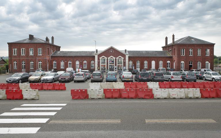 Vue générale de la façade principale, depuis l'ouest.