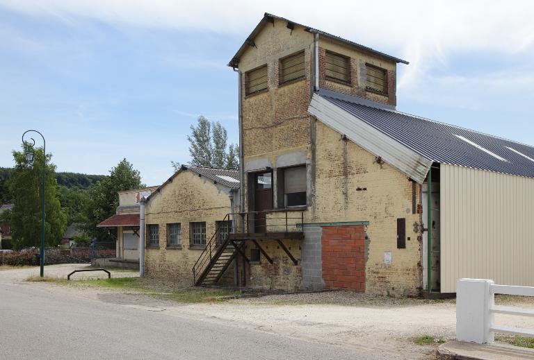 Vue générale depuis la rue.