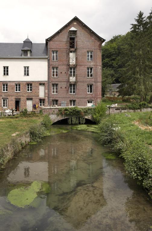 Vue générale de la façade principale de la minoterie.