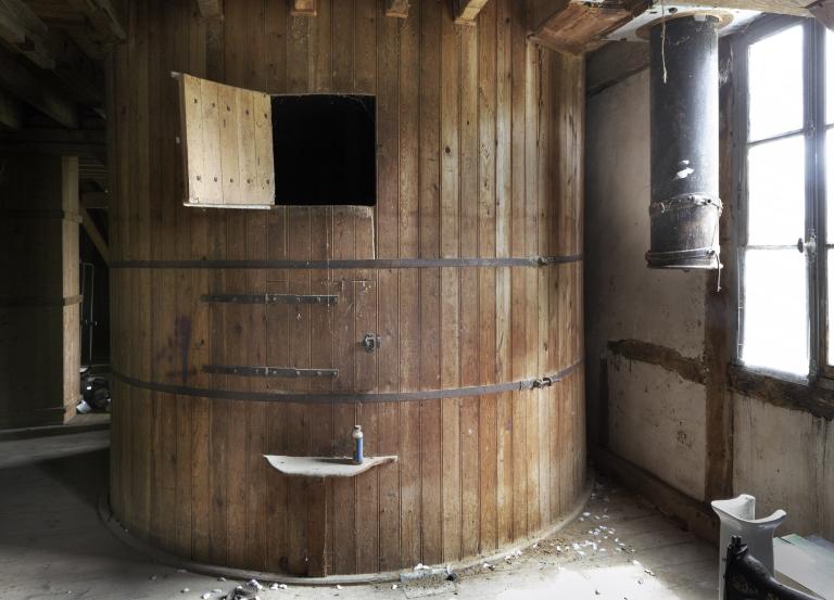 Minoterie, vue intérieure du deuxième étage : silo à grain.