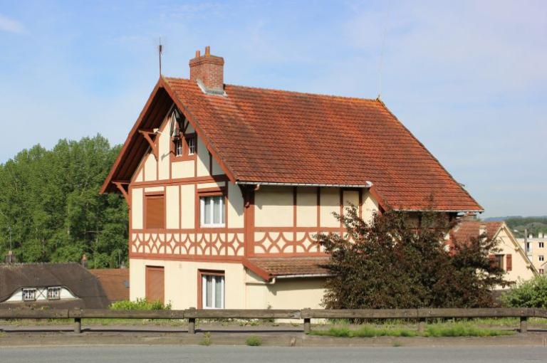 Villa 27 (ancien dispensaire) vue générale depuis la rue Pascal. 