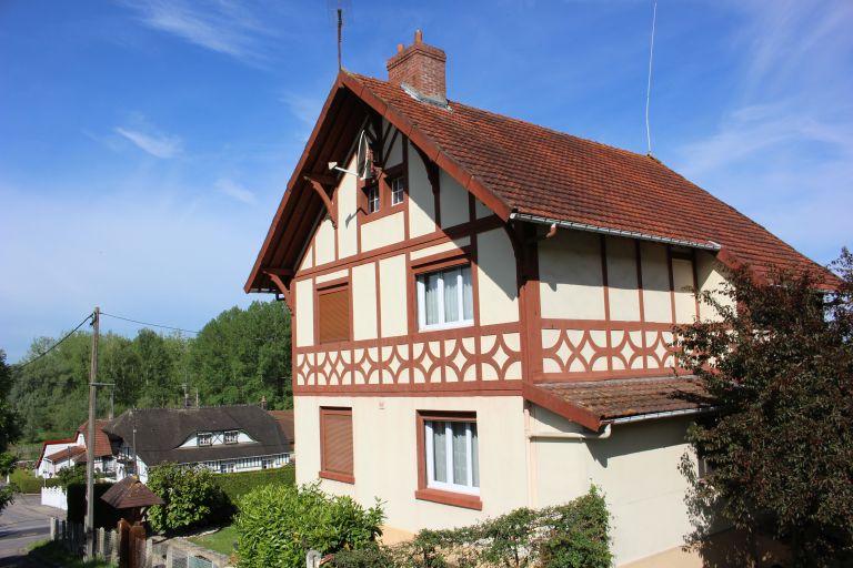 Villa 27 (ancien dispensaire), rue Pascal. ; Villa 27 (ancien dispensaire), vue de biais depuis la rue Pascal. 