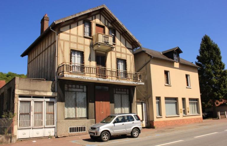 Ancienne quincaillerie, vue générale depuis la rue Clémenceau. 