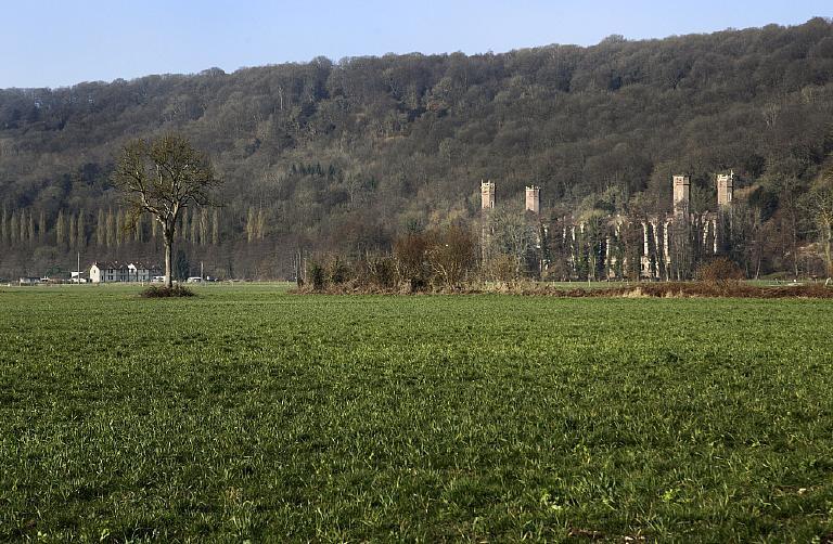Vue générale du site depuis le sud-est.