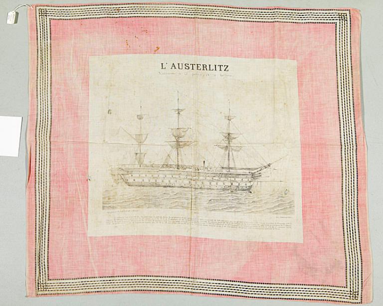Tissu, mouchoir de coton imprimé, motif représentant le bateau d'Austerlitz, camaïeu rouge, début XIXe siècle (AM. Lyons-la-Forêt).