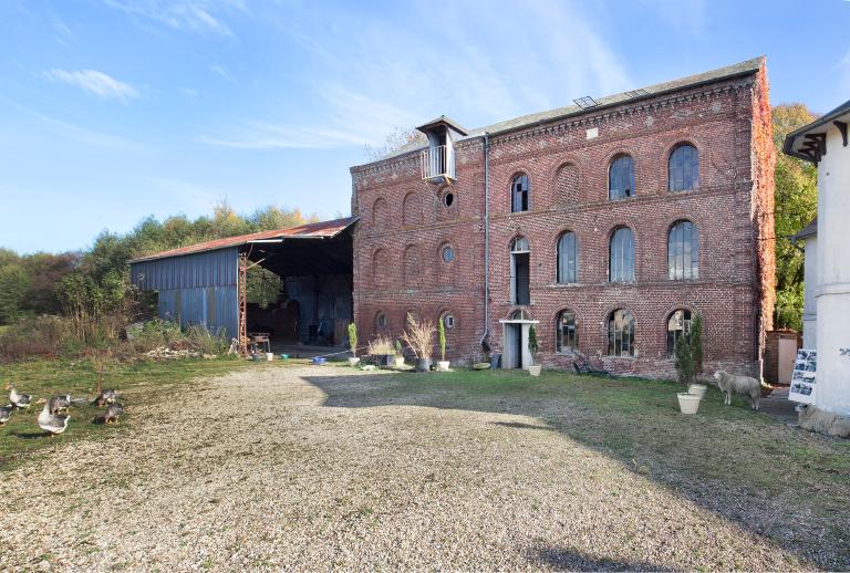 Vue générale de la minoterie depuis l'ouest.