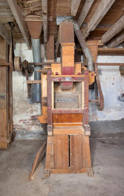 Vue intérieure de la minoterie, rez-de-chaussée, brosse Lafon.