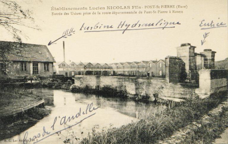 Etablissements Lucien Nicolas fils. [inscriptions sur la carte : Bras de l'Andelle, turbine hydraulique, entrée de l'usine].- Carte postale, RG, Les Andelys, vers 1920 (AD Eure. 18 W 264).