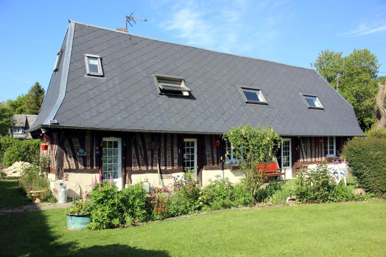 Ancienne étable et remise datée de 1632, actuellement maison, 141 impasse de la mare Becquet.