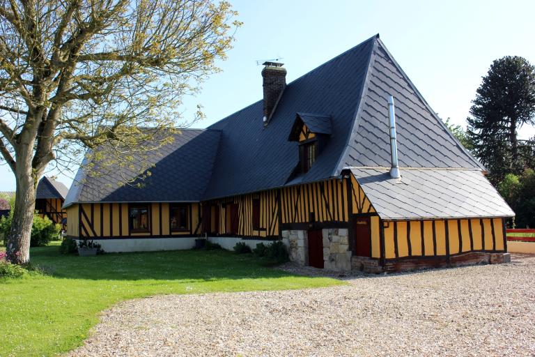 Ancienne maison de ferme agrandie et remaniée, 151 impasse de la mare Becquet.