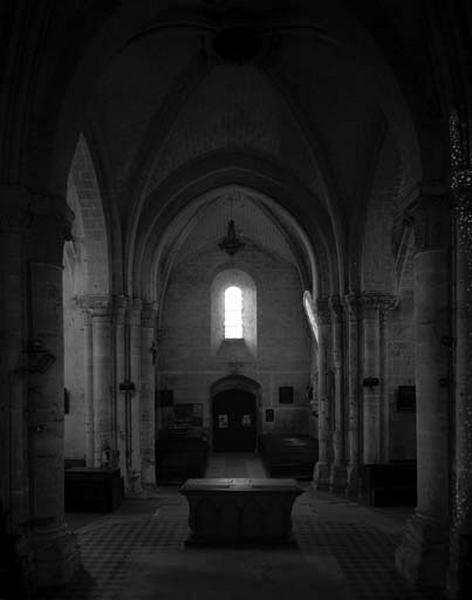 Croisée du transept et nef, pris du choeur.