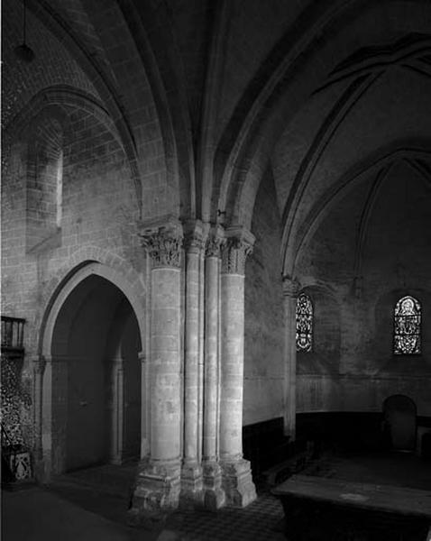 Croisée du transept, pile nord-Est, vue d'ensemble.