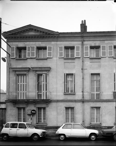 Rue Bernard Palissy, 2ème îlot sud après ravalement, détail.