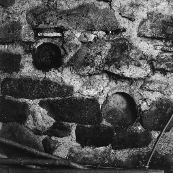 Maison de la porte d'En Haut, cave, mur ouest, détail d'appareil.