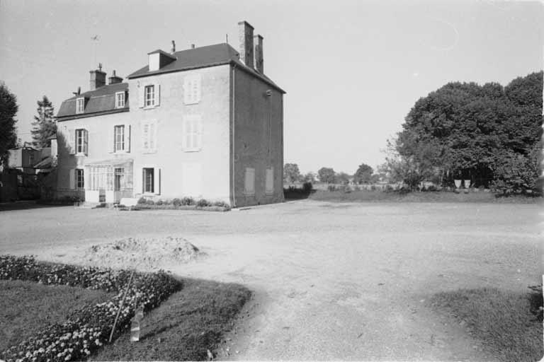 Vue d'ensemble du château actuel.