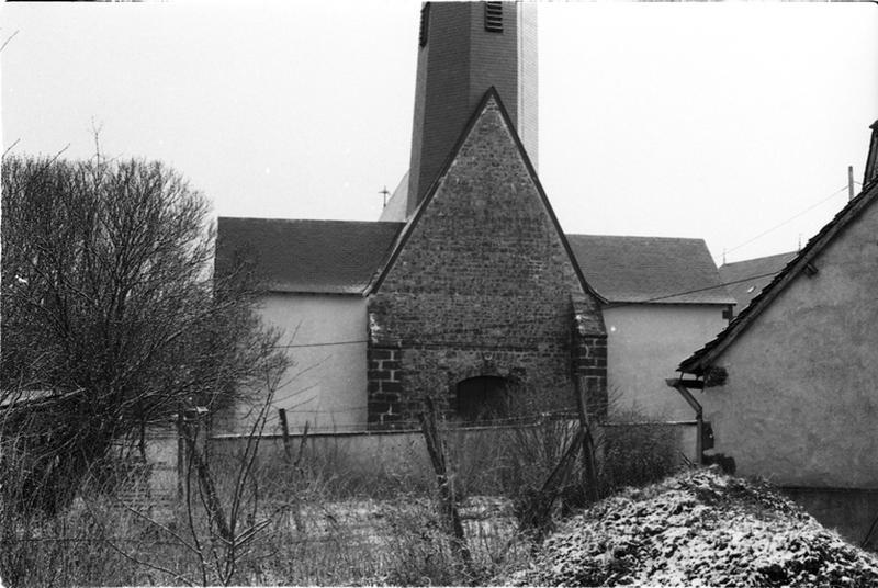 Façade ouest prise du presbytère.