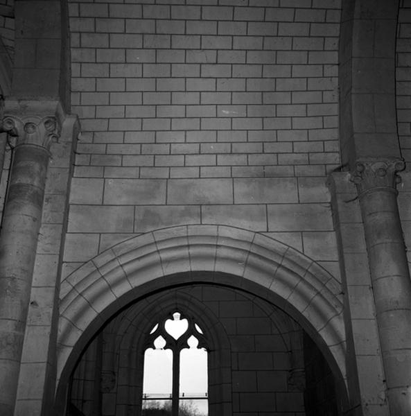 Arc d'entrée de la chapelle seigneuriale.