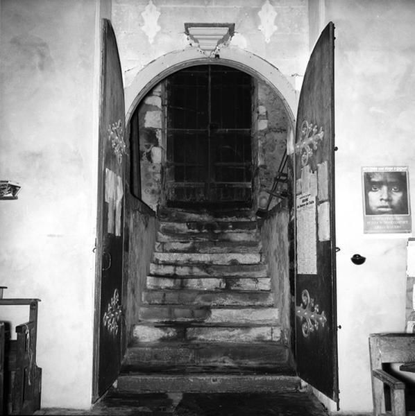 Portail vu de l'intérieur.