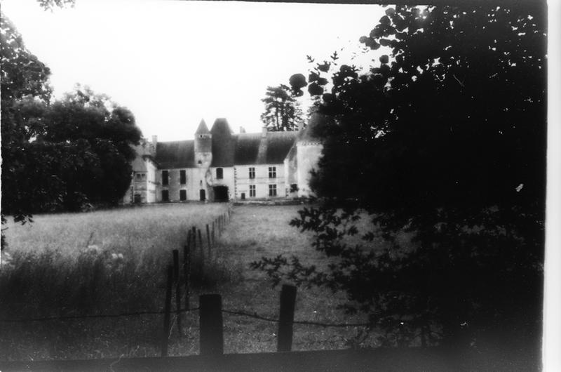 Vue d'ensemble côté cour.