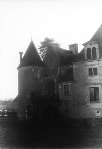 Façade nord côté jardin à la française. Partie gauche.