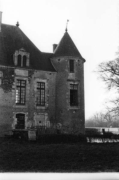 Façade nord côté jardin à la française. Partie droite.