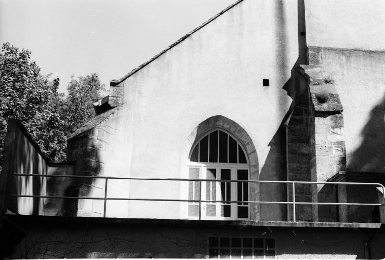 Façade Est, extrémité droite, chevet de l'ancienne chapelle conventuelle.