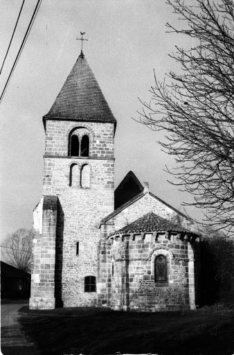 Façade Est, vue d'ensemble du chevet et clocher.