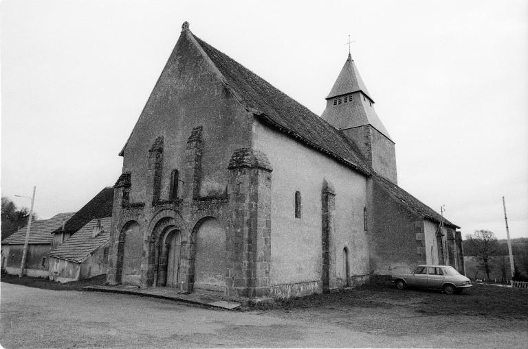 Façade sud-ouest, vue d'ensemble et de volume.