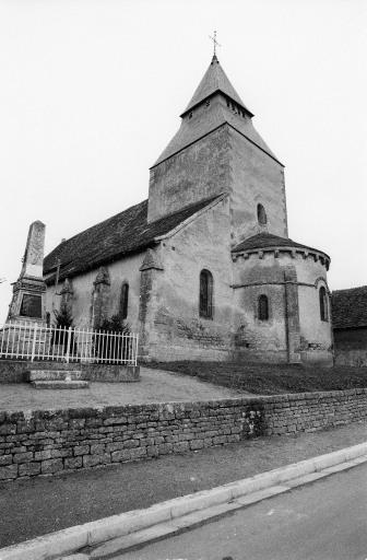 Façade nord-Est et chevet, vue d'ensemble.