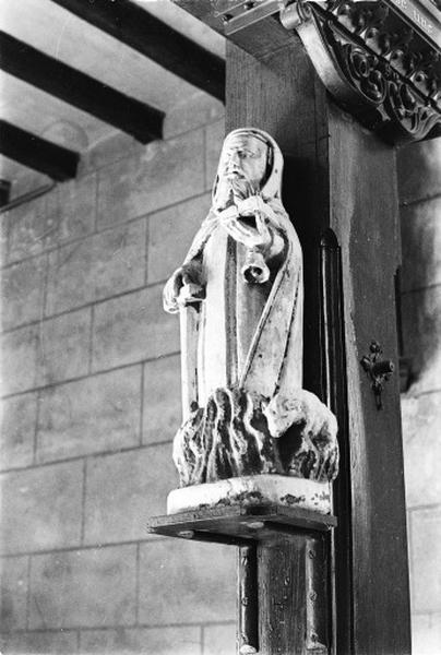 Statue : vue d'ensemble.