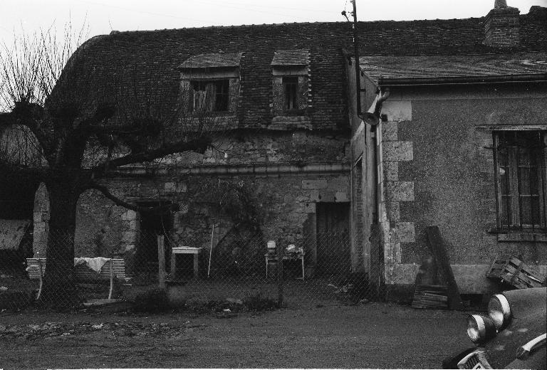 Grange du 19e siècle : vue partielle ouest (1974).