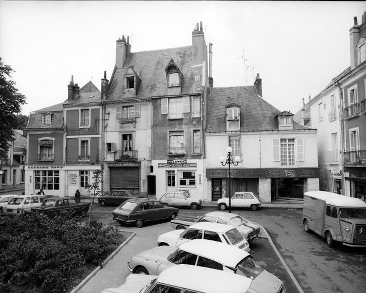 Façade antérieure sur rue, vue de volume prise du nord-est.