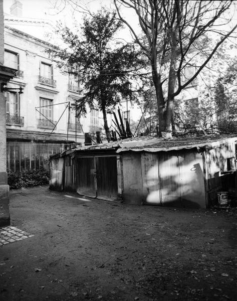 Facade antérieure sur cour : aile nord.