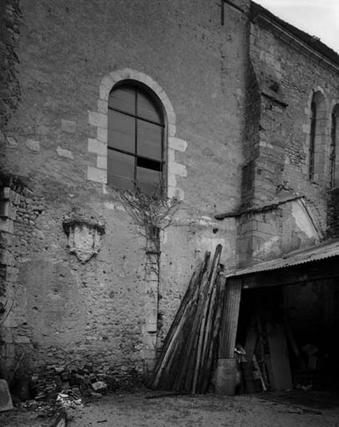 Elévation sud : détail de la quatrième travée. Vestiges de l'ancienne chapelle, vue prise du sud-ouest.