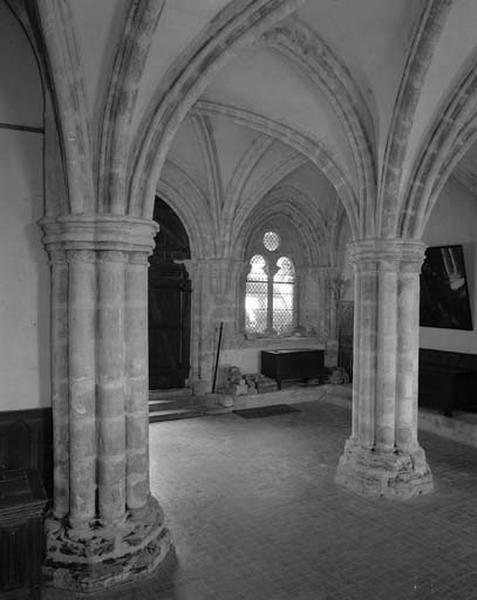 Salle capitulaire, travée ouest, vue du sud-Est.