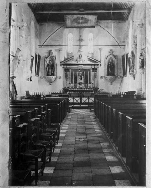 Vue générale de la nef vers l'Est, état avant la restauration de 1898.