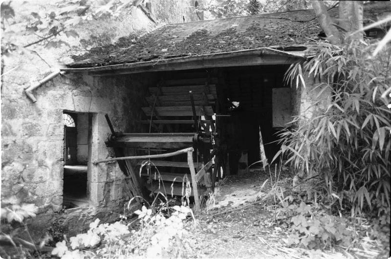 Roue à aube du moulin.