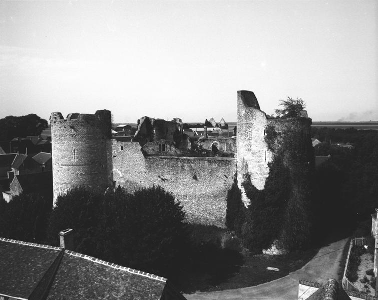 Vue d'ensemble prise du clocher de l'église Saint-Gault.