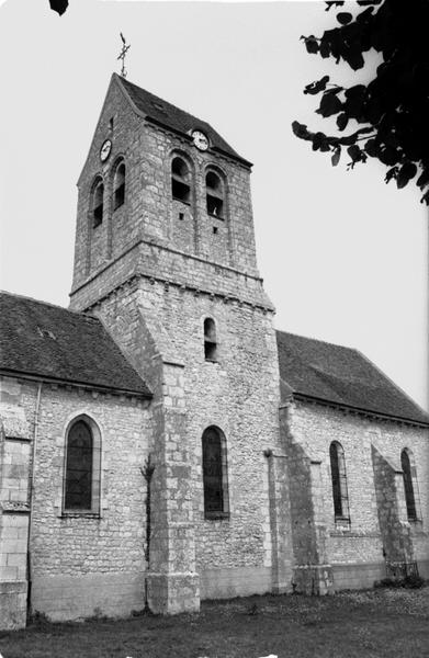 Façade sud et vue d'ensemble du clocher.