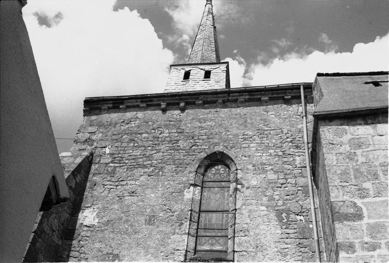 Modillons du mur sud vers l'ouest.